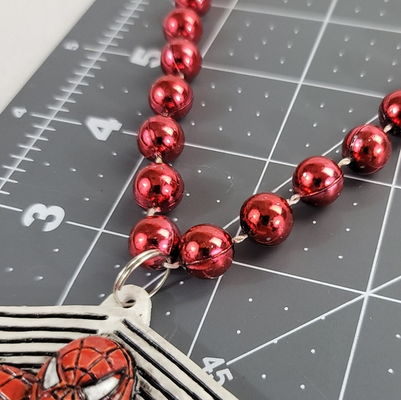 (4) Mardi Gras Bead Necklace - Spiderman - Picture 5 of 13